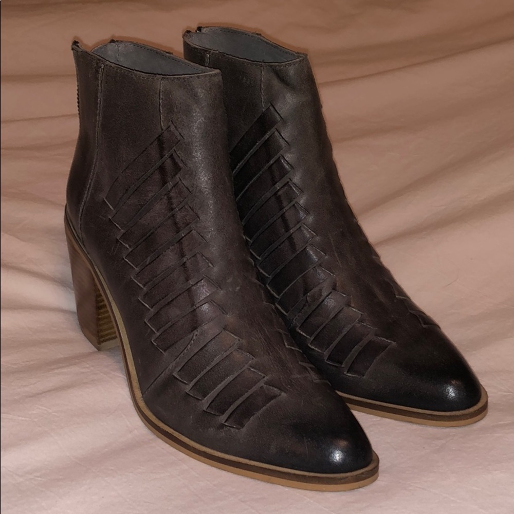 Size 6. Diba True Boots. Steel Grey Leather
